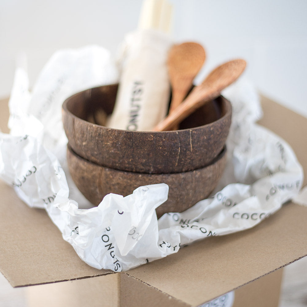 Eco Friendly Box Set Natural Coconut Bowls and Straws
