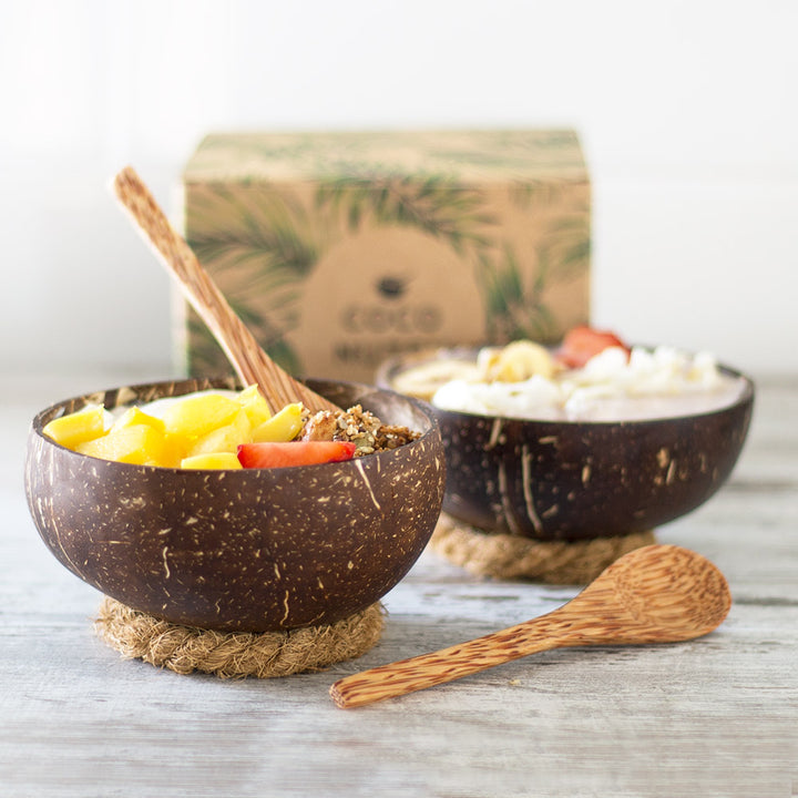 Coconut bowl gift set with husk rings